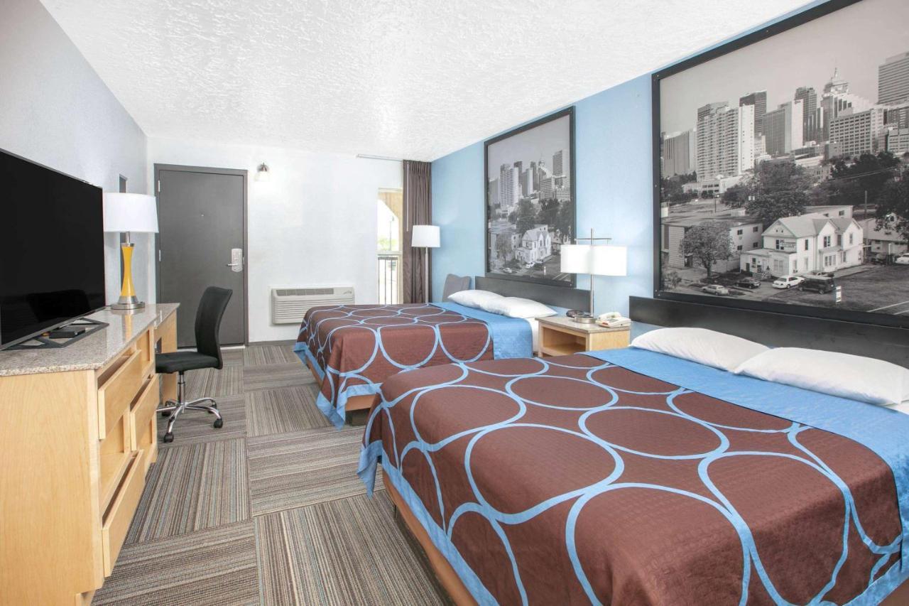 Super 8 By Wyndham City Of Moore Exterior photo